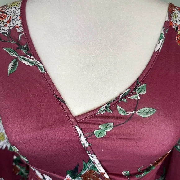 Woman’s Longsleeve Floor Length Floral Dress - Picture 5 of 11